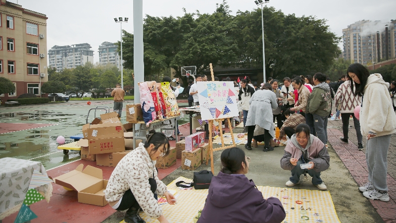 文化周|共享闲置，“集市”行乐，华体会网页版开展爱心集市公益活动